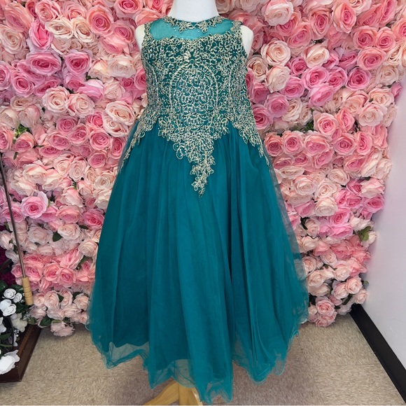 Little Girls Tea Length Emerald Dress - Picture 2 of 7